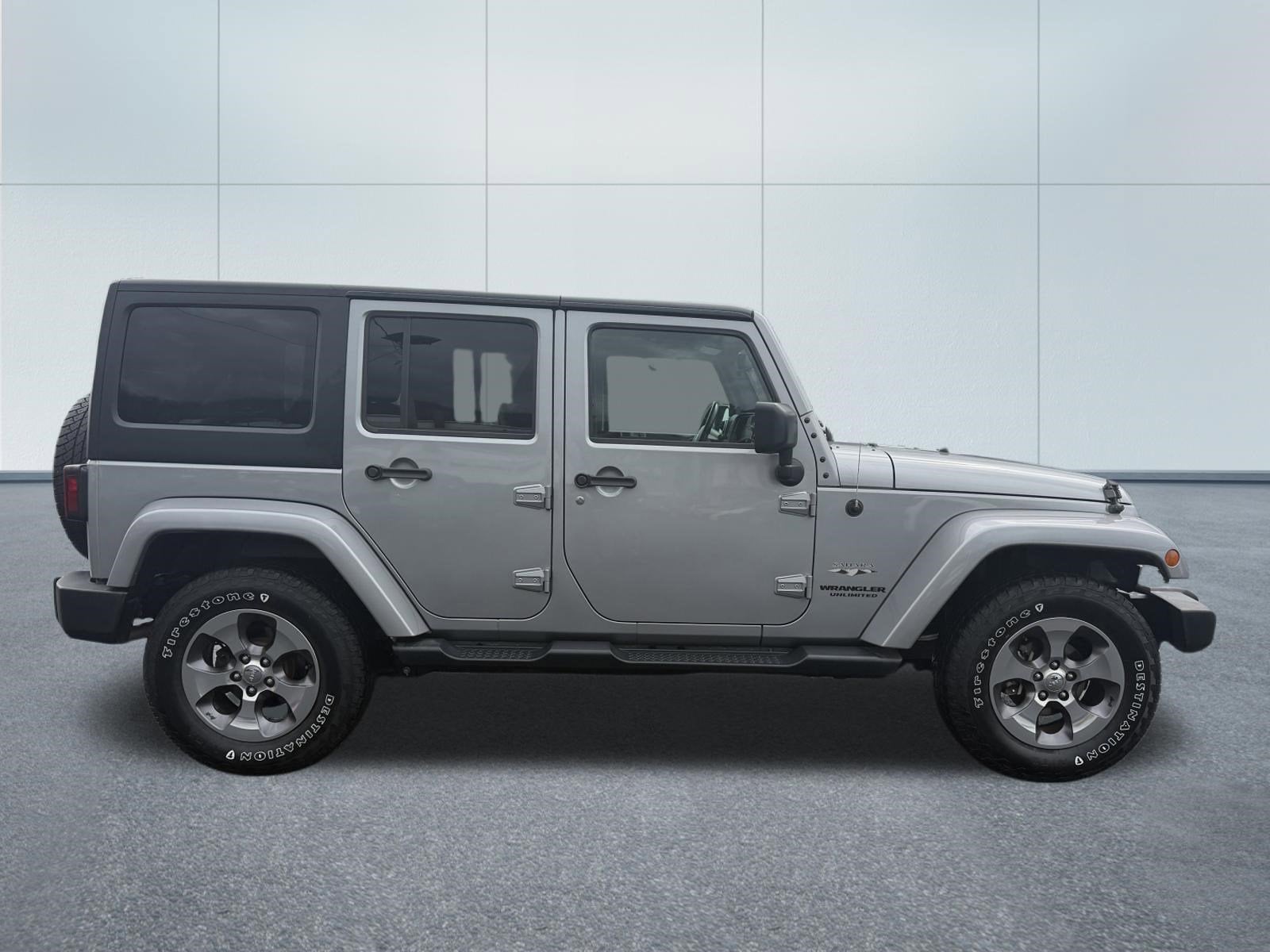 2016 Jeep WRANGLER UNL SAHARA