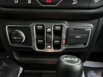 2018 Jeep WRANGLER UNL SAHARA