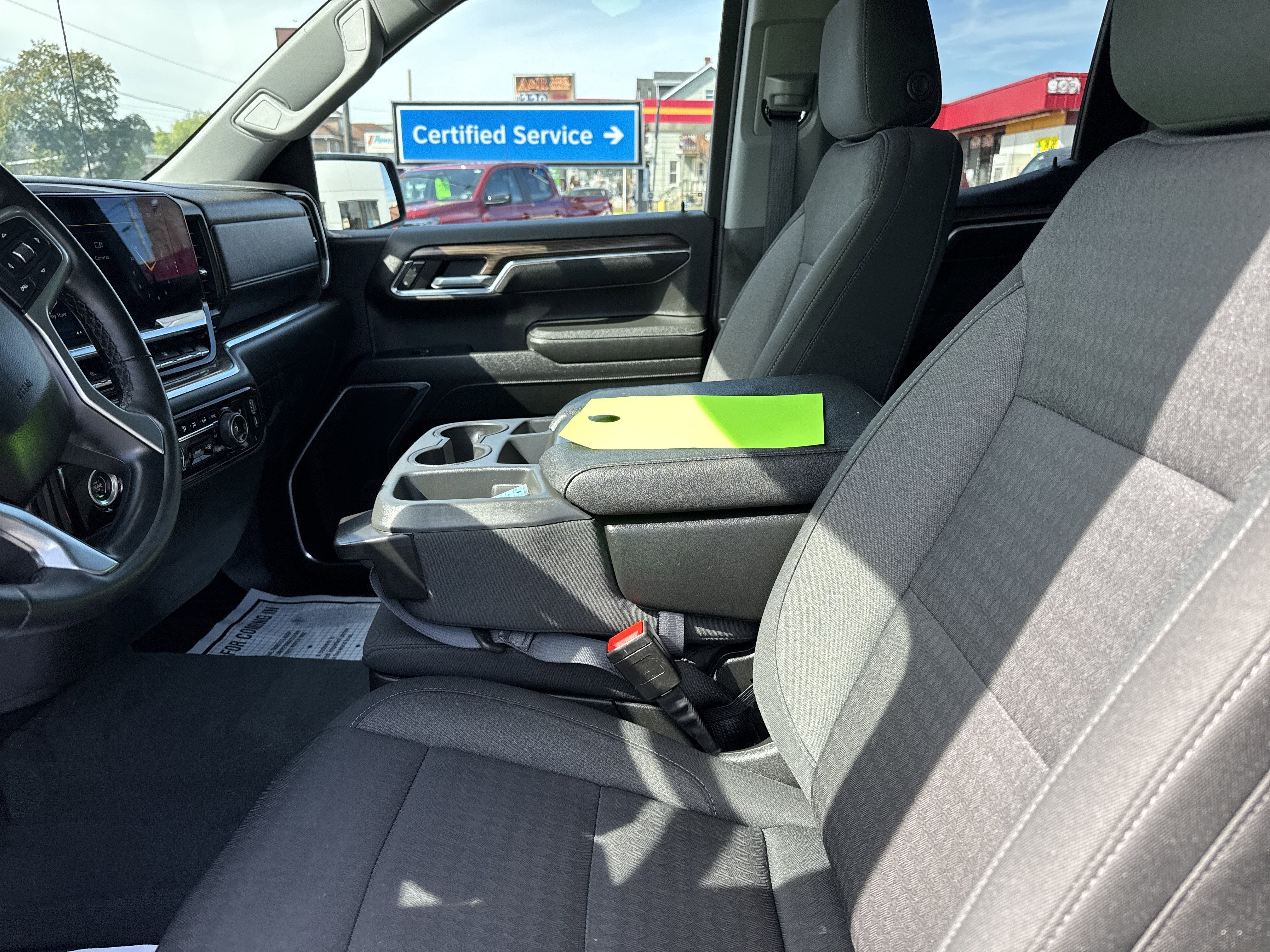 2023 Chevrolet Silverado 1500 LT (2FL)