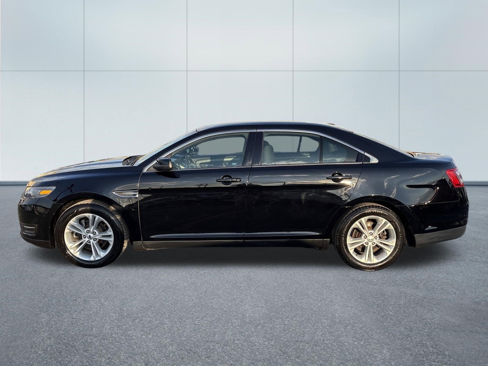 2016 Ford TAURUS SEL